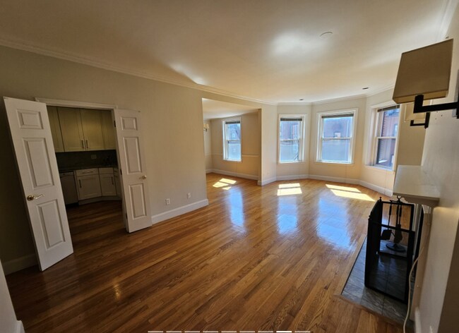 Photo - 180 Marlborough St Unit 4