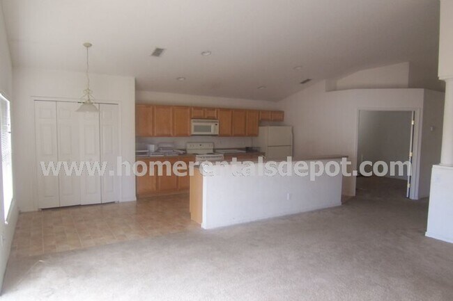 *PRICE REDUCTION* Spacious 4 bedroom home with 2 full bathrooms in Kissimmee – Your 1,816 Sq. Ft....