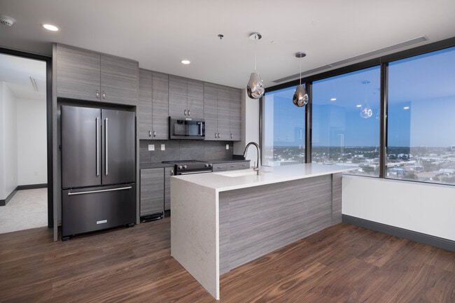 Residence at 600