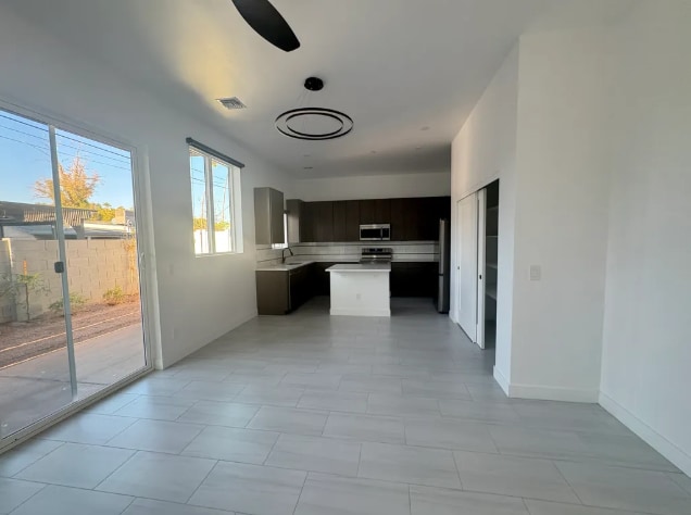 Building Photo - 3107 N 39th St Rental