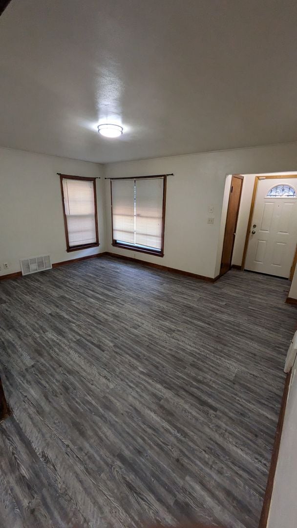 Building Photo - Charming  Single Family 3bd/1.5 bath Rental