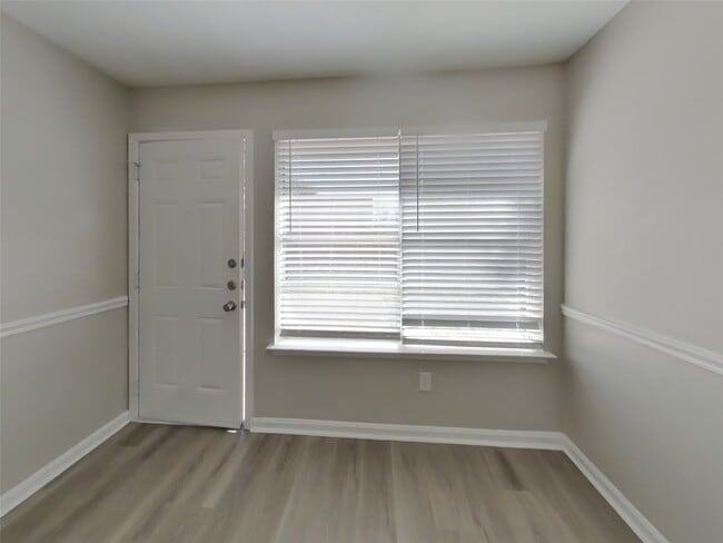 Photo - 7206 Sonnet Glen Ln