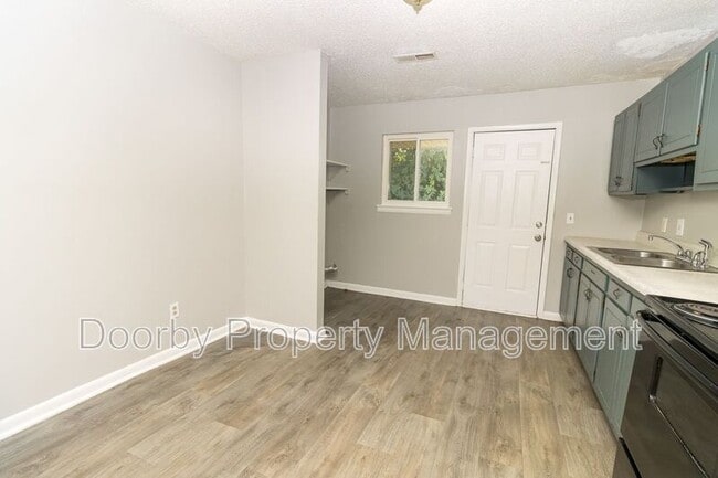 Photo - 7823 Basswood Ln