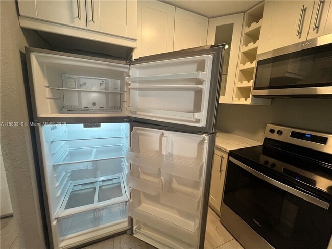 Photo - 8145 NW 7th St Unidad 221