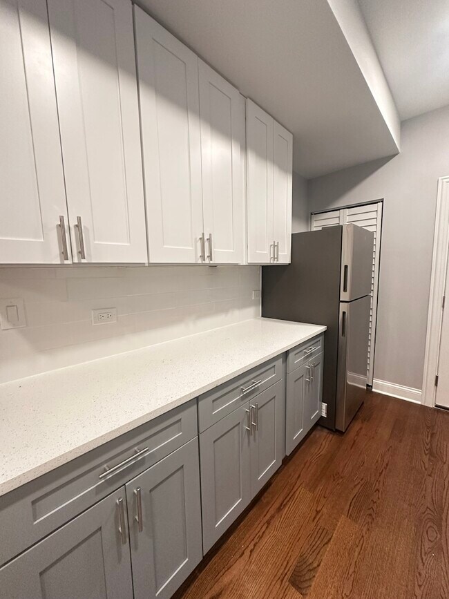 Photo - 1157 W Lunt Ave Unidad 02