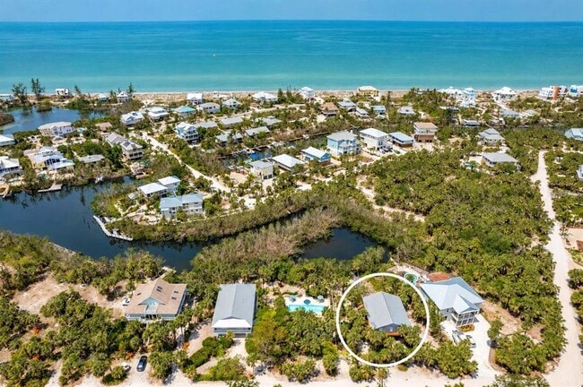 13 BayShore Cir