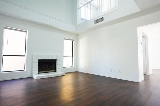 Photo - Stunning 3 Bed / 2.5 Bath Home w/ Loft, Two-Story Atrium & Remodeled Kitchen