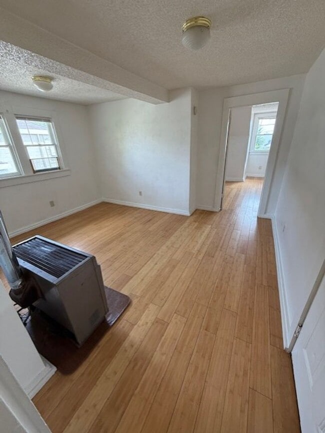 Photo - 1017 High St Unit Weatherford-PM-024-0231-1017 Apt 2