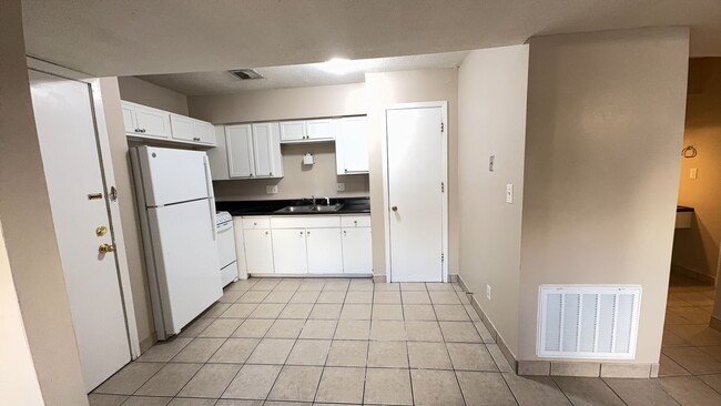 Photo - The Oaks Apartments