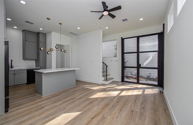 Photo - 4603 Edison St Unit B