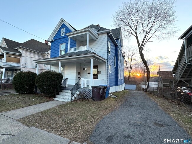 Photo - 171 Bassett St