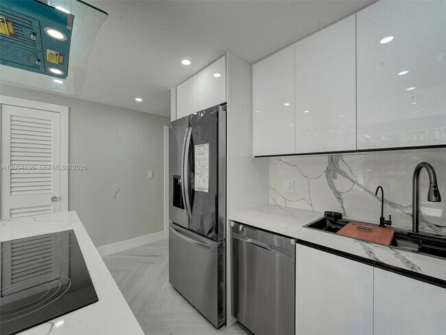 Photo - 3744 NE 167th St