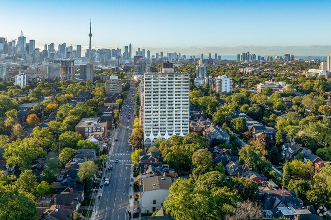 Aerial - 100 Spadina Road