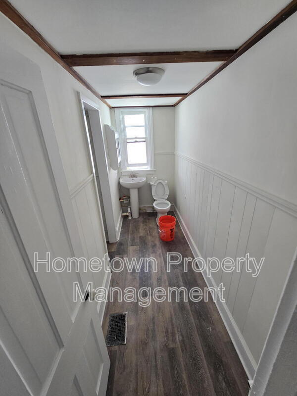 Photo - 548 Nelson St