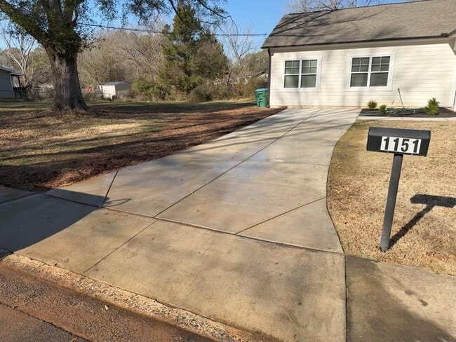 Photo - 1151 Pontiac Cir