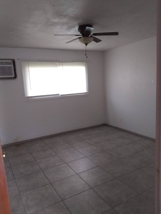 Photo - 406 E Poos Dr Unidad A