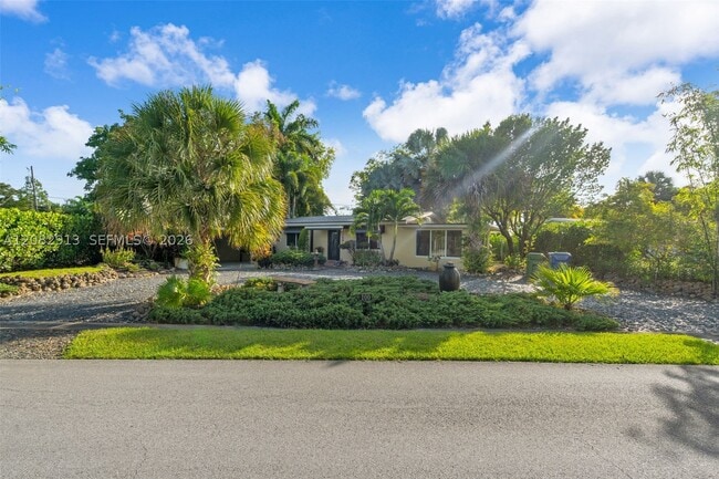 Photo - 100 NE 26th Dr