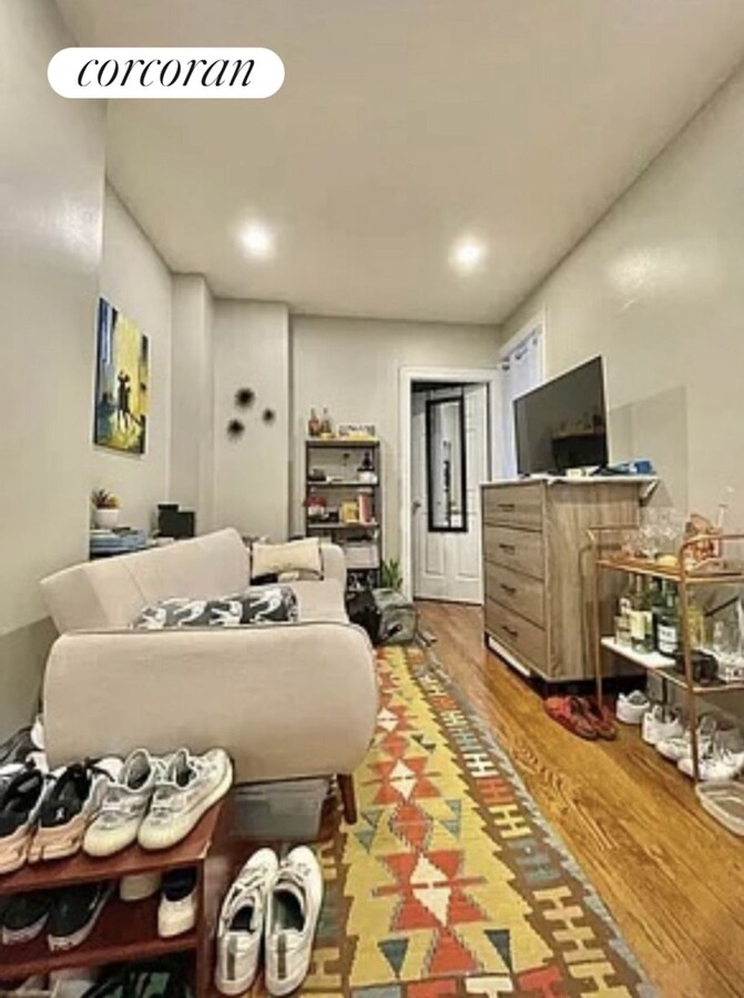 Photo - 338 E 65th St Apartamento