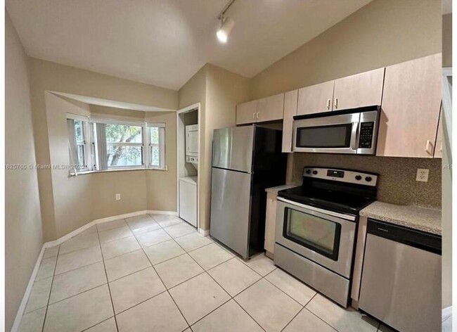 Photo - 1250 SE 26th St Unidad 204