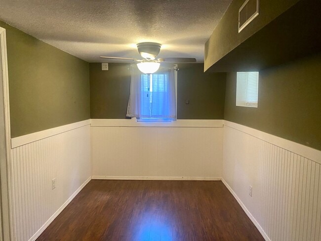 ALL UTILITIES INCLUDED - 3 bed duplex - ALL UTILITIES INCLUDED - 3 bed duplex House