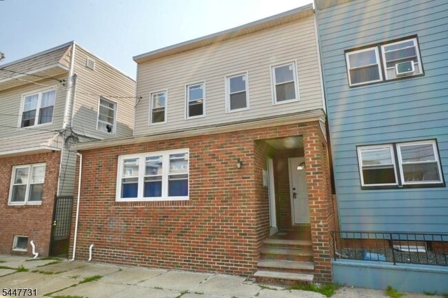 Photo - 210 Sandford Ave Unit 2