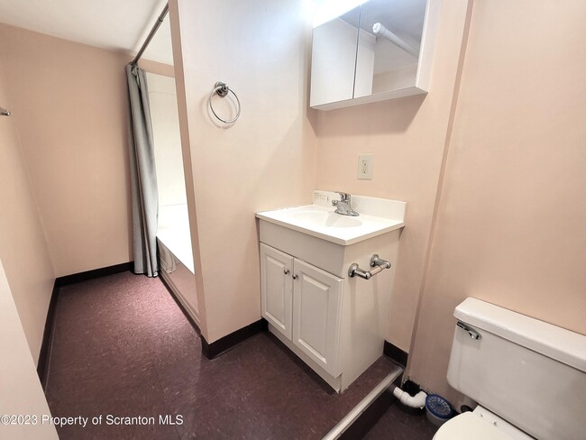 Photo - 1817 Ash St