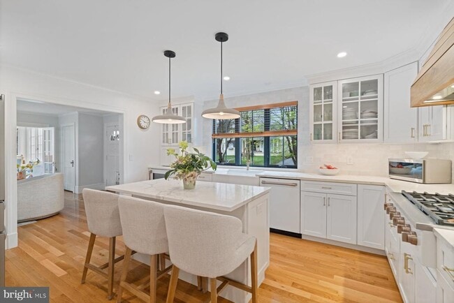 Photo - 7113 Bristol Rd