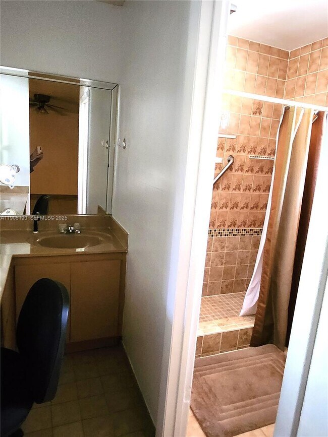 Photo - 2231 SW 14th St Unidad 2231