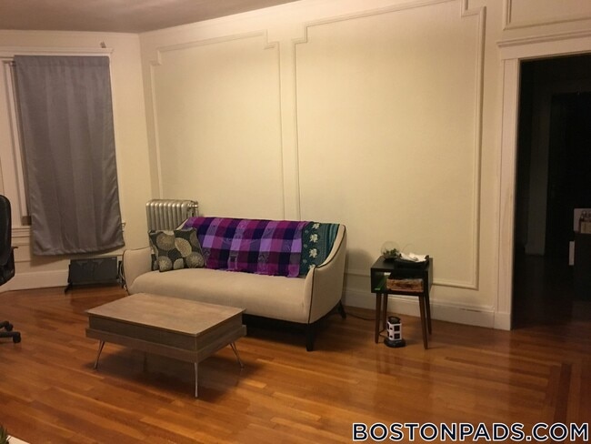 Building Photo - 88 Maple St Rental