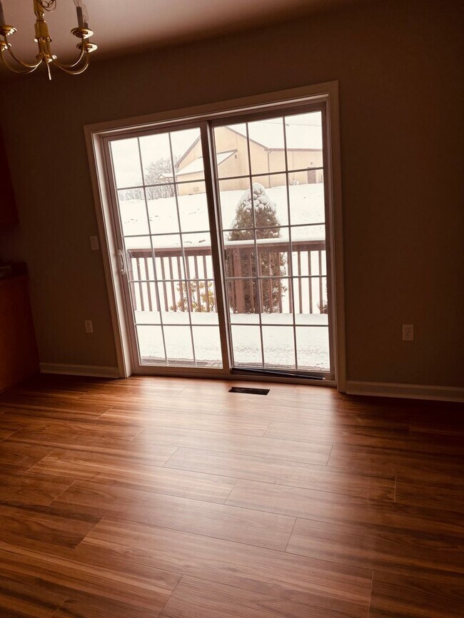 Photo - Amazing 3 bedroom 2.5 bath townhouse