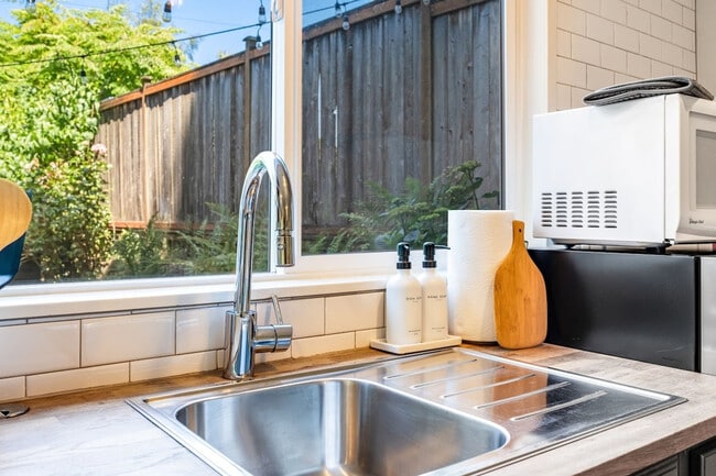 Photo - 8725 29th Ave NW Unidad SI ID1035884P