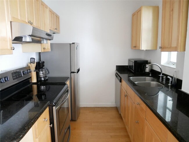 Building Photo - 631 Euclid Ave Unit 7 Rental