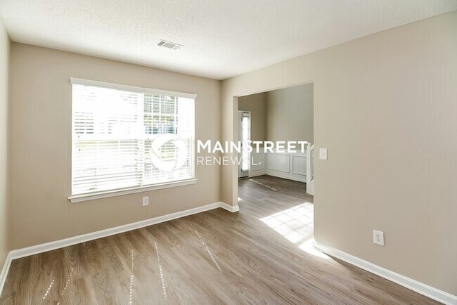 Photo - 4 Bedroom Pet-Friendly Home in Atlanta, GA with Main Street Renewal