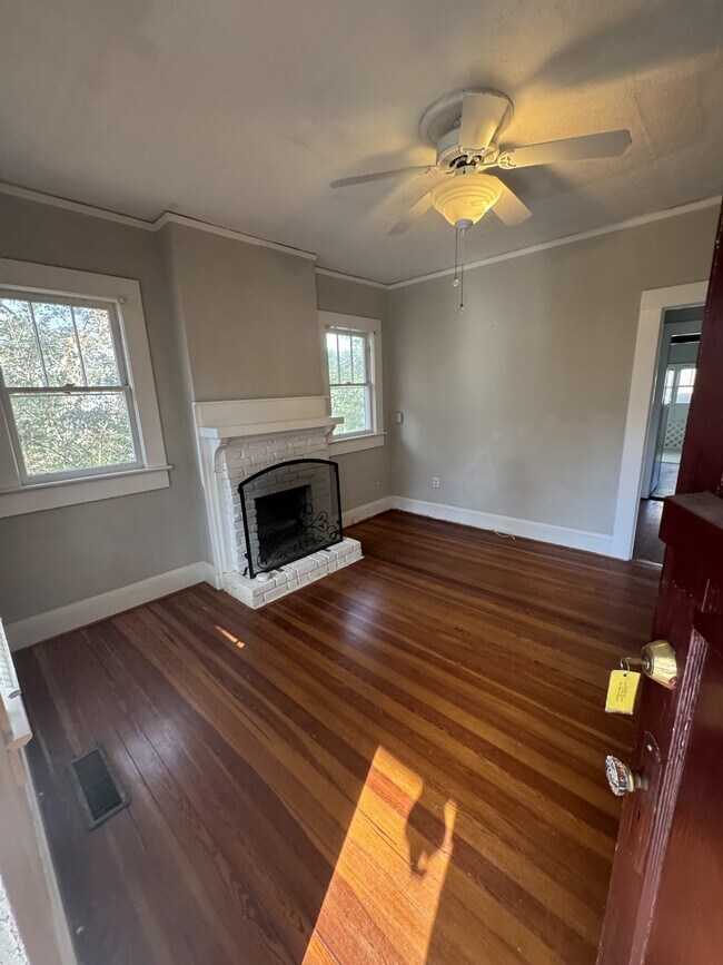 Photo - 86 Maxwell Ave SW