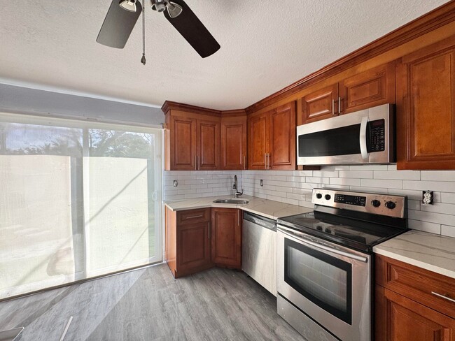 Photo - 120 S Price St