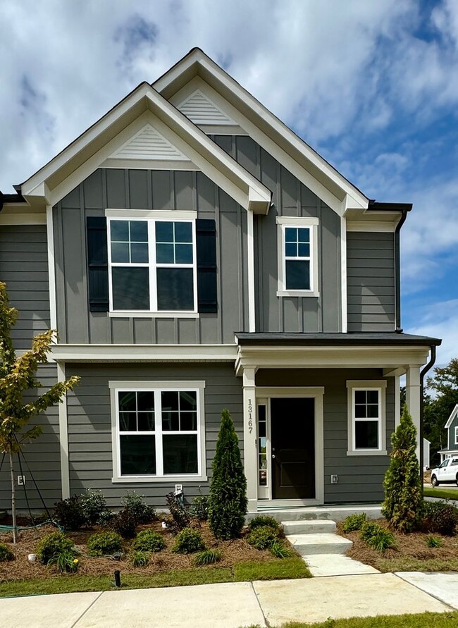 Building Photo - Brand New Townhome in Pringle Town