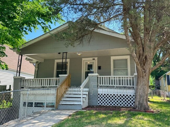Building Photo - 1231 S Hardy Ave