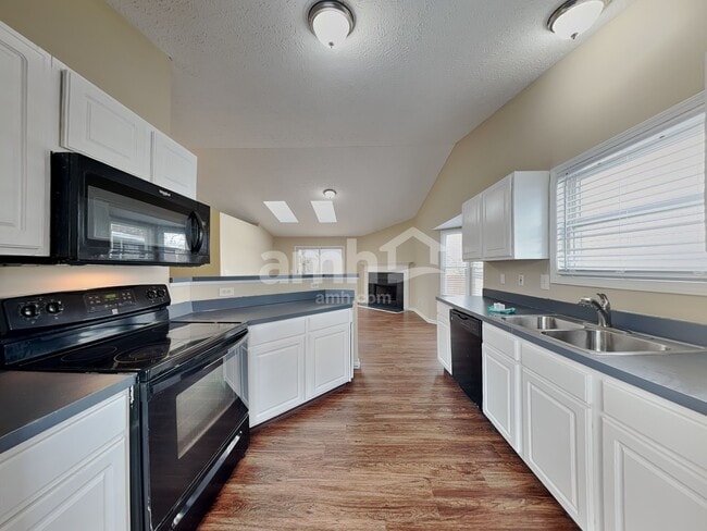 2855 Southfield Village Dr