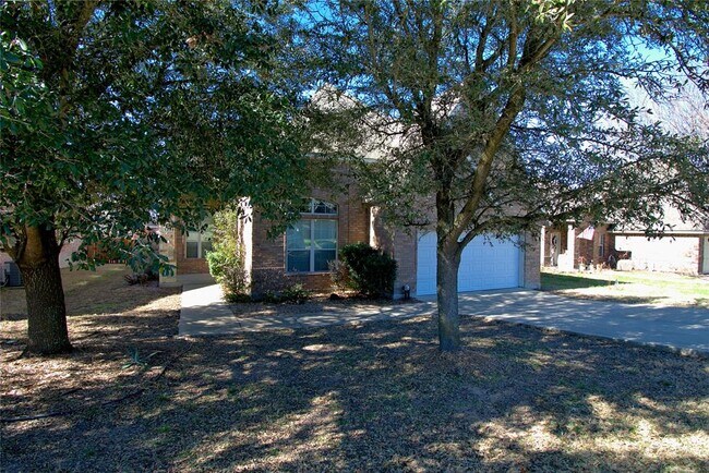 Building Photo - 125 Justin Leonard Dr