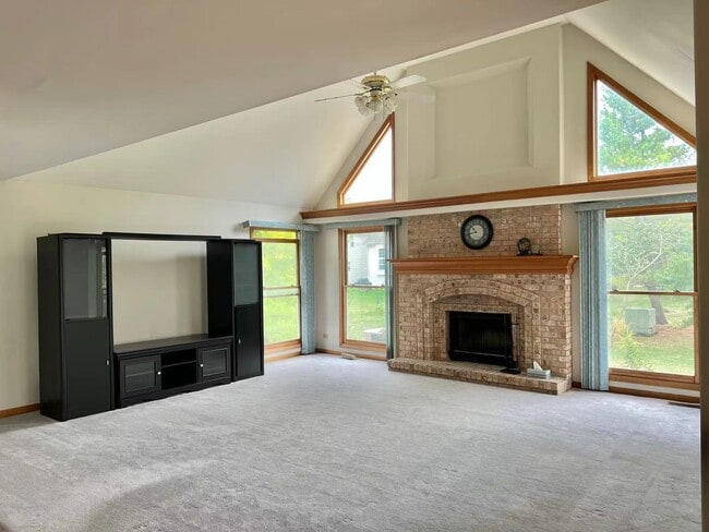 Photo - 780 Sigmund Rd