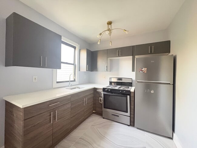 Photo - 152 Van Horne St Unit 3