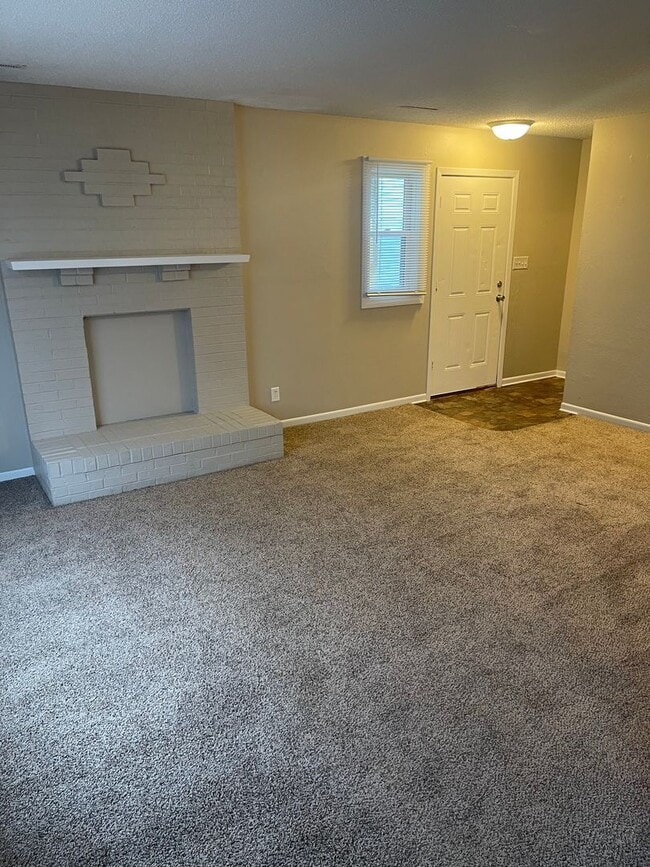 Photo - 2106 E Caulder Ave Apartment Unit 2108 E Caulder Avenue
