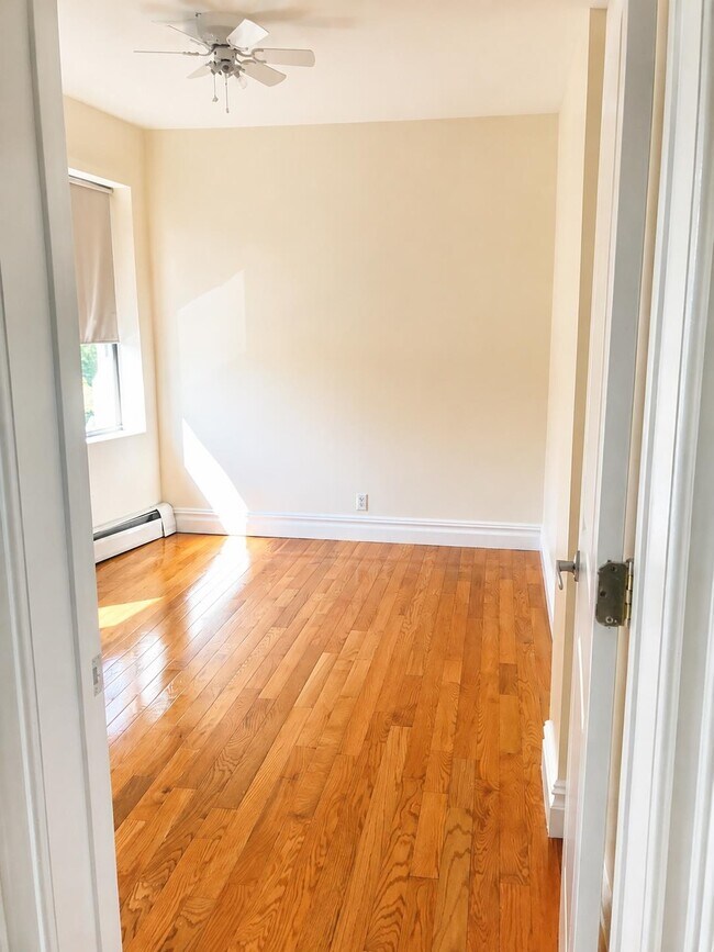 Photo - 50 49th St Unit 3