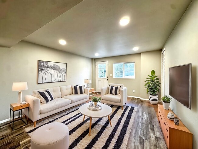 Photo - 806 Paradise Ln