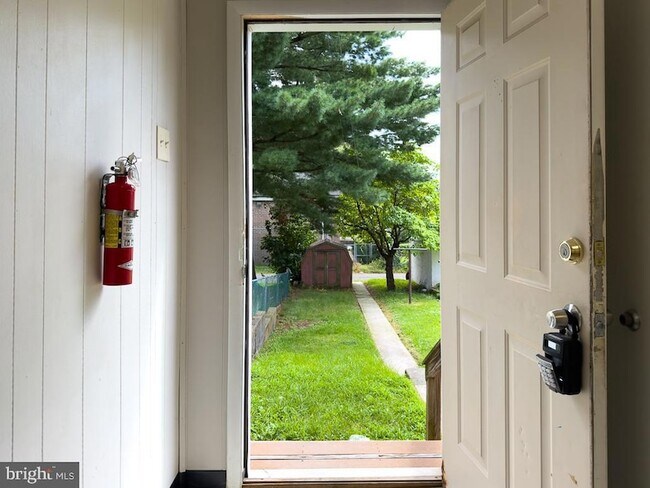 Photo - 658 Walnut St