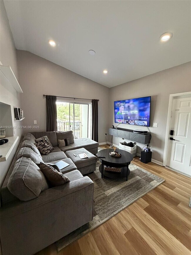 Photo - 2301 NW 96th Terrace Unidad 16D