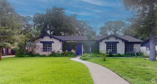 Building Photo - 811 Devonport Ln Rental