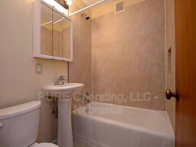 Photo - 210 N 32nd Ave