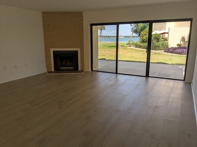 2 Bed/2 Bath - Unit P8