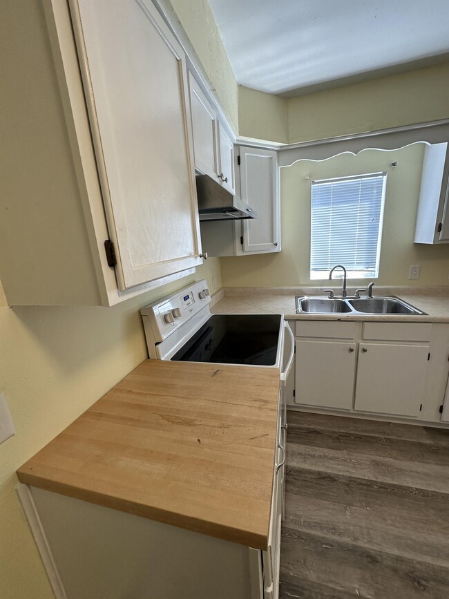 Building Photo - 1107 3rd St Rental